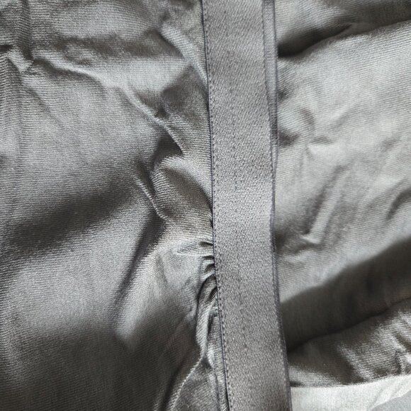 Kirkland Large Grey Camisole (17" PTP) - Picture 3 of 4